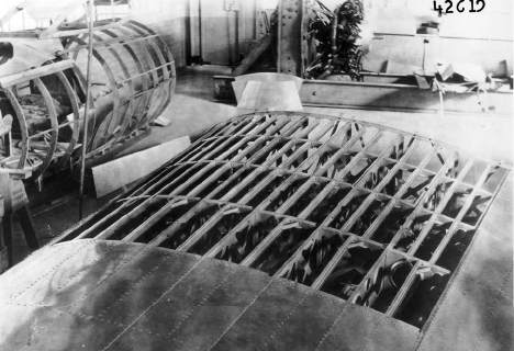 Northrop wing with skin removed showing longitudinal stringers [from: WoodToMetal.pdf  SI 94-7718]
